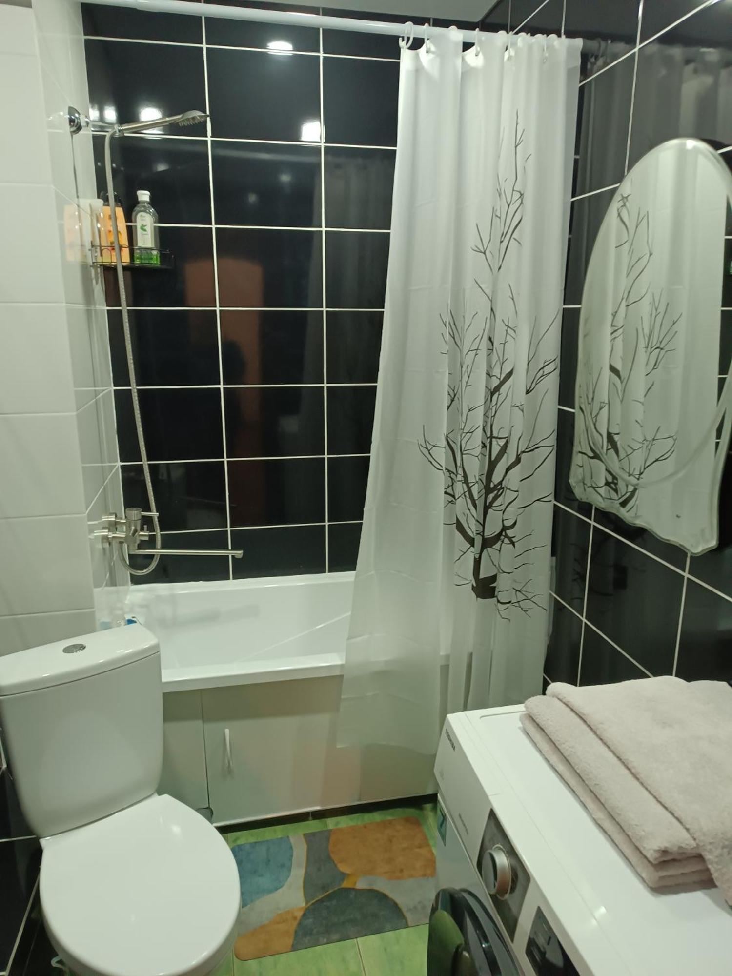 Две Уютные Квартиры В Центре Города Дзержинка - New Apartments Kryvyj Rih Esterno foto